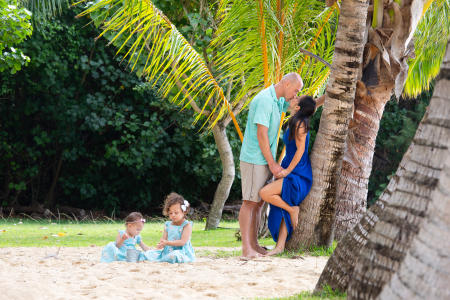13 Oahu Hawaii family and childrens' beach photography